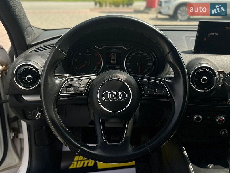 Седан Audi A3 2017 в Мукачево