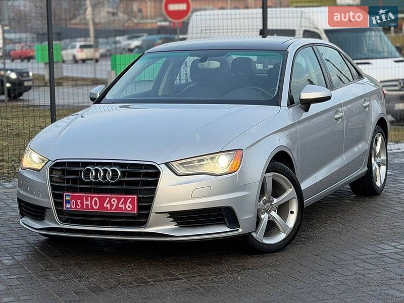Седан Audi A3 2015 в Кропивницком