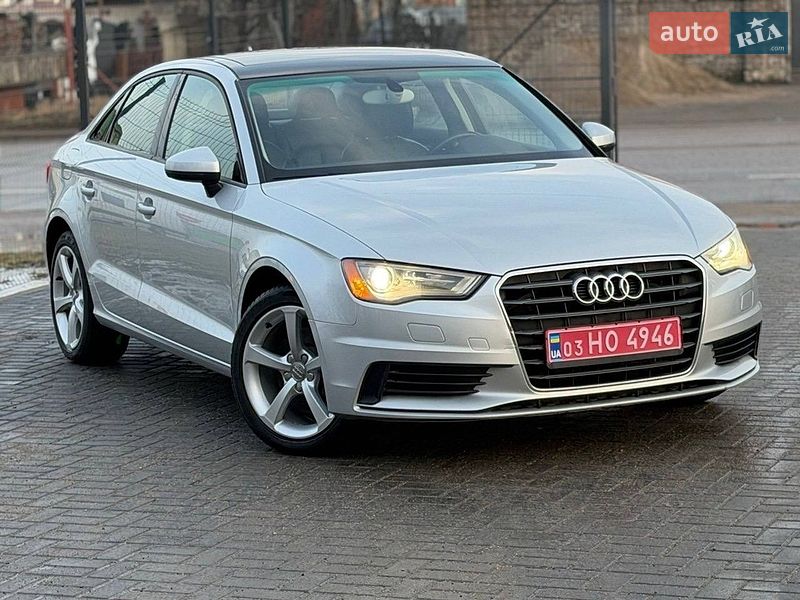 Седан Audi A3 2015 в Кропивницком