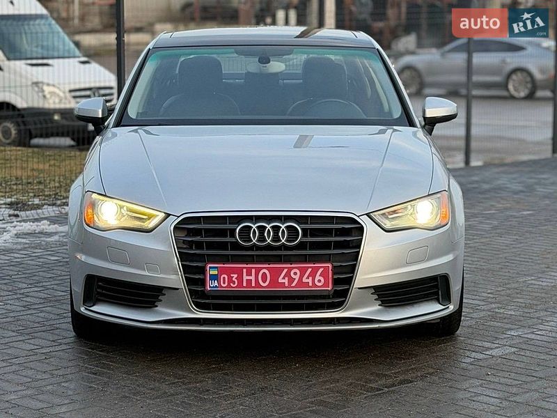 Седан Audi A3 2015 в Кропивницком