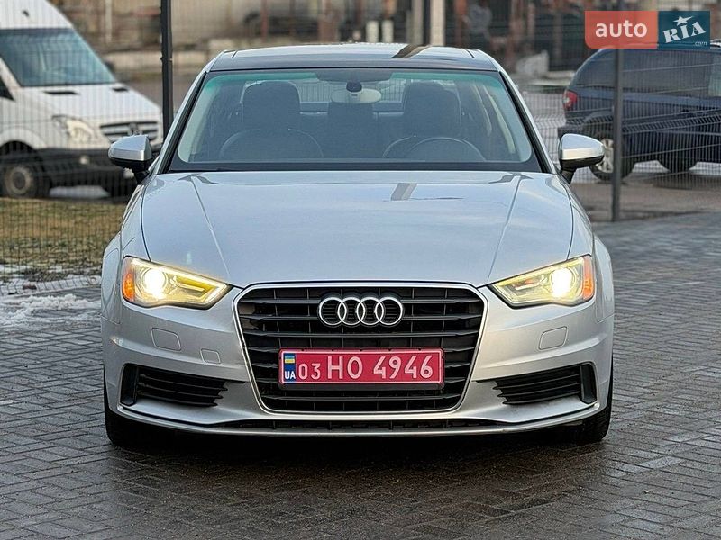 Седан Audi A3 2015 в Кропивницком