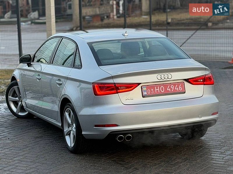 Седан Audi A3 2015 в Кропивницком