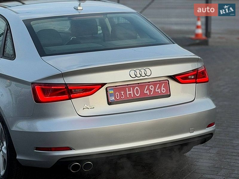 Седан Audi A3 2015 в Кропивницком