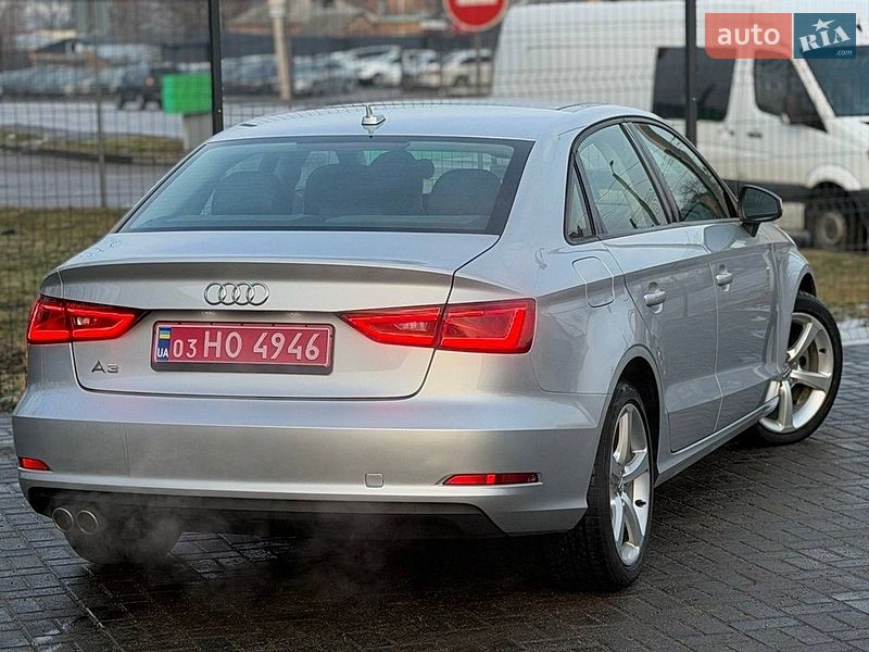 Седан Audi A3 2015 в Кропивницком