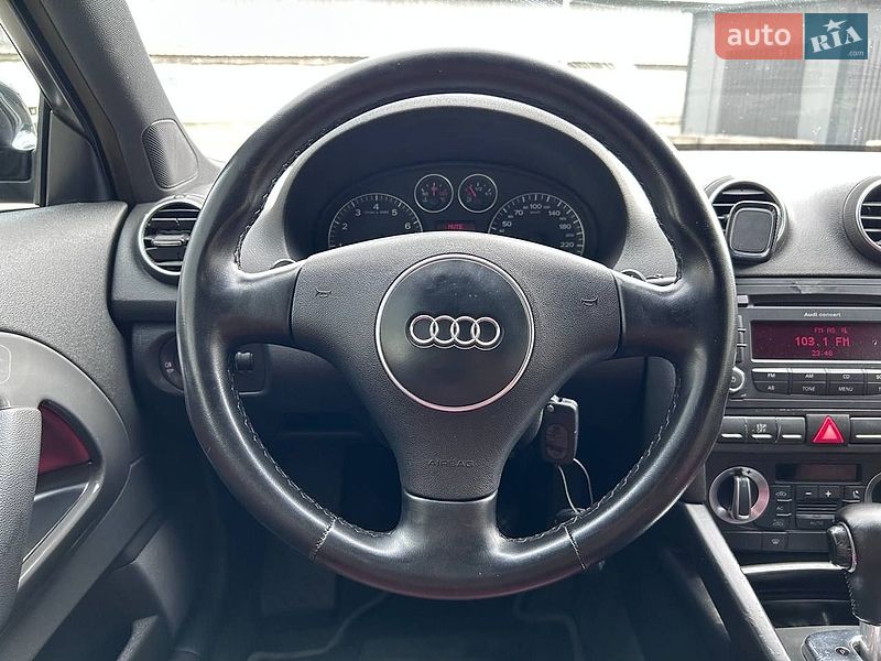 Хэтчбек Audi A3 2004 в Киеве
