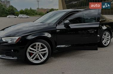 Седан Audi A3 2018 в Запоріжжі