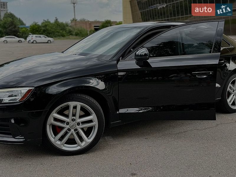 Седан Audi A3 2018 в Запоріжжі