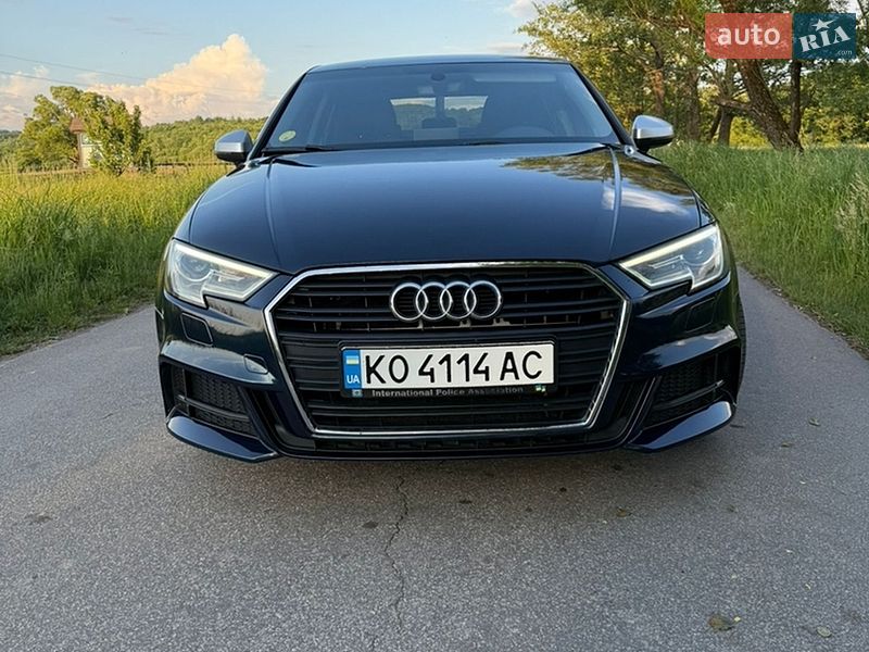 Седан Audi A3 2019 в Хусті