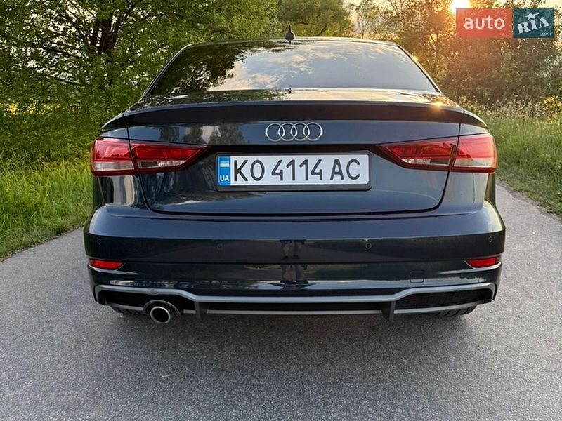 Седан Audi A3 2019 в Хусті
