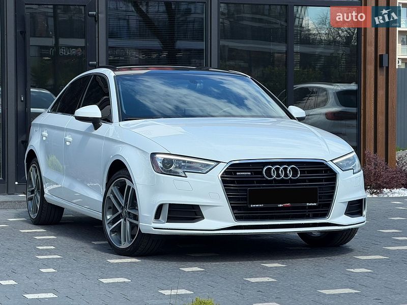 Седан Audi A3 2017 в Ужгороде