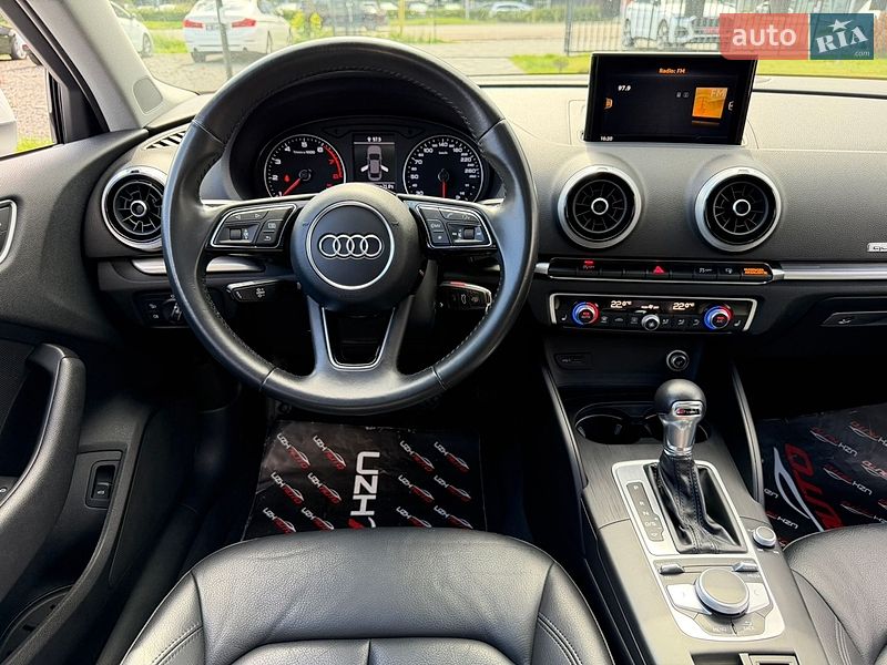 Седан Audi A3 2017 в Ужгороде
