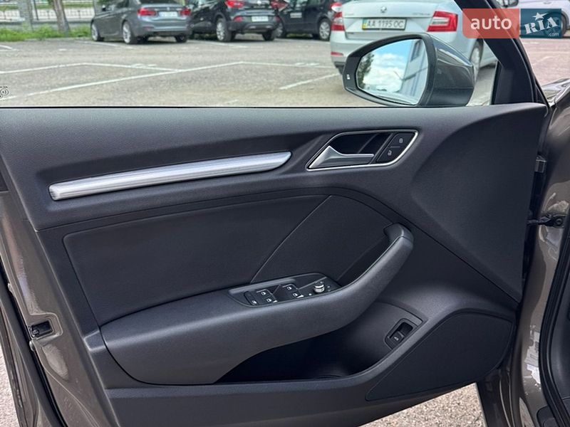 Седан Audi A3 2016 в Киеве