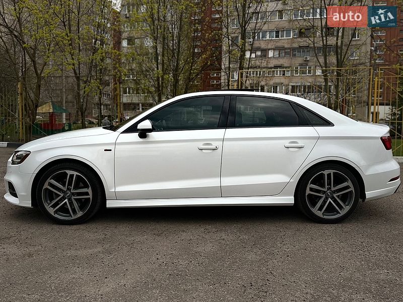 Седан Audi A3 2018 в Харькове