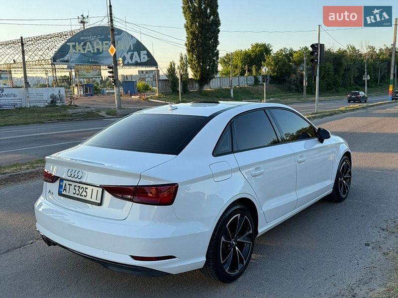 Седан Audi A3 2017 в Харкові