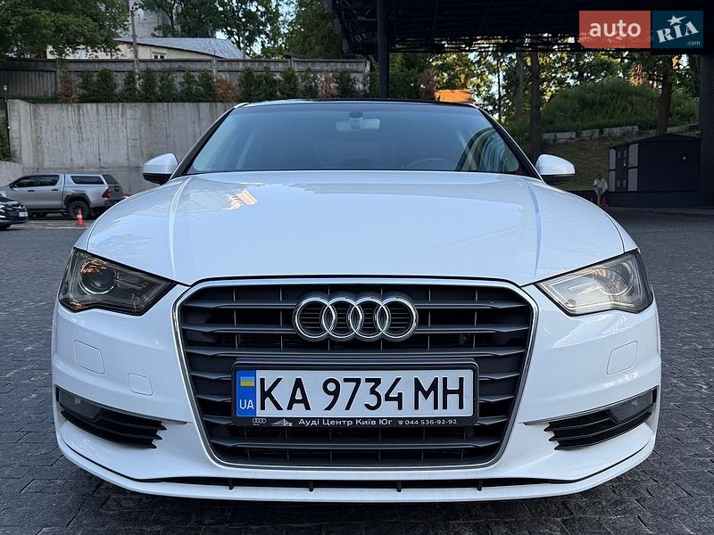 Седан Audi A3 2015 в Киеве