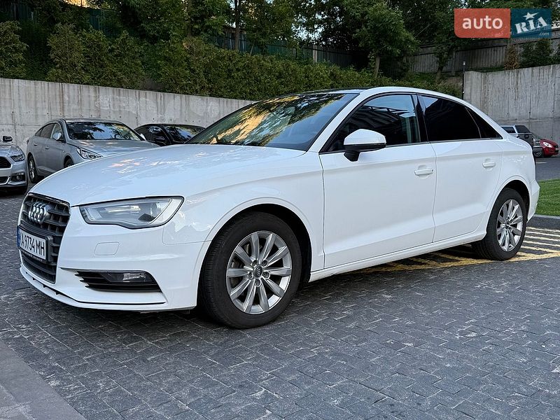Седан Audi A3 2015 в Киеве