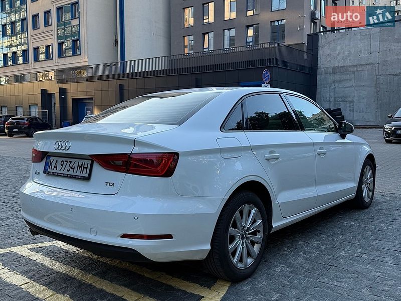 Седан Audi A3 2015 в Киеве