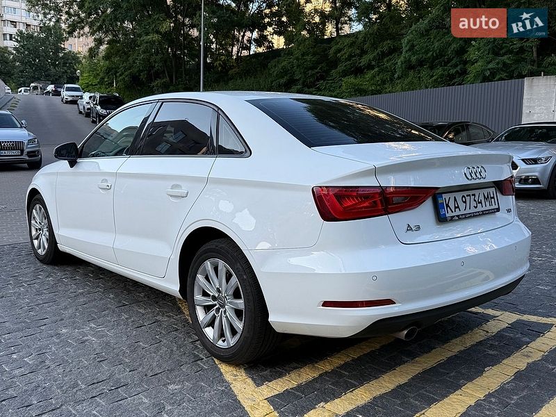 Седан Audi A3 2015 в Киеве