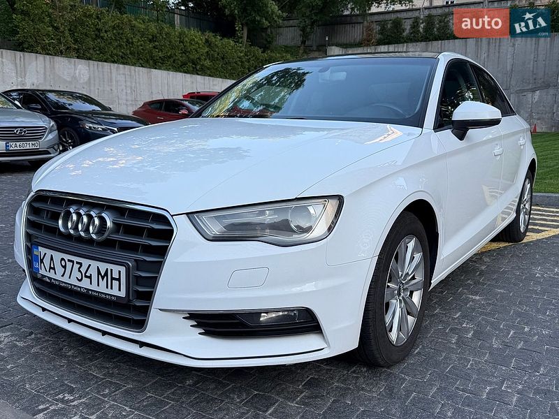 Седан Audi A3 2015 в Киеве
