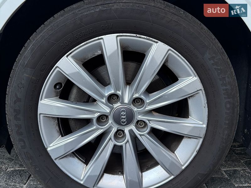 Седан Audi A3 2015 в Киеве
