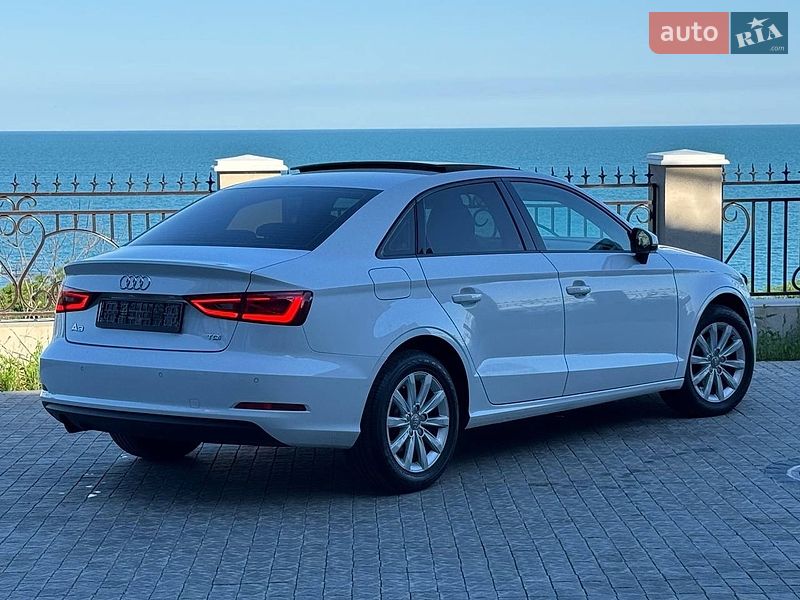 Седан Audi A3 2015 в Одессе