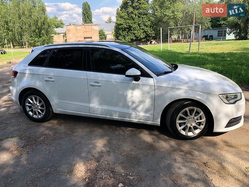 Хэтчбек Audi A3 2016 в Киеве