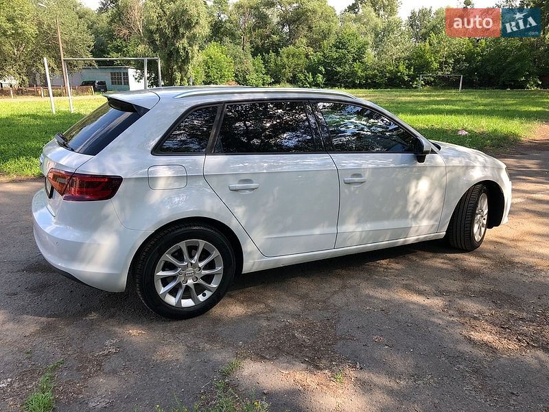 Хэтчбек Audi A3 2016 в Киеве