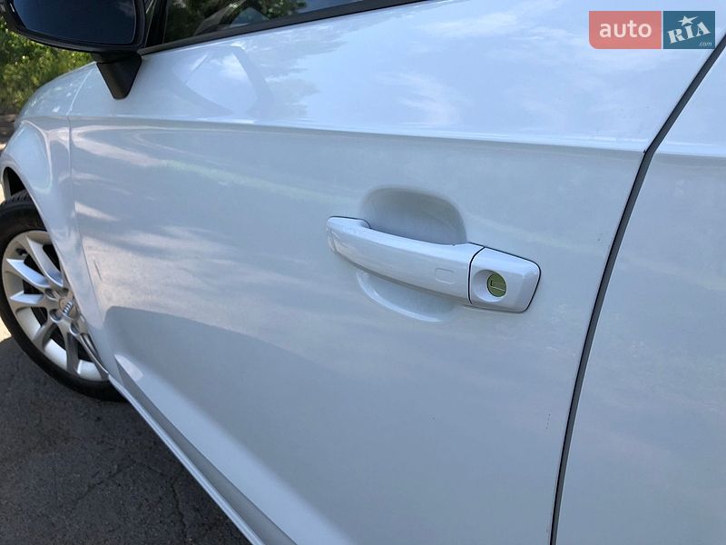 Хэтчбек Audi A3 2016 в Киеве
