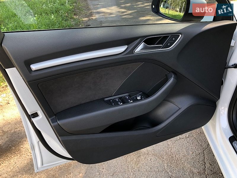 Хэтчбек Audi A3 2016 в Киеве