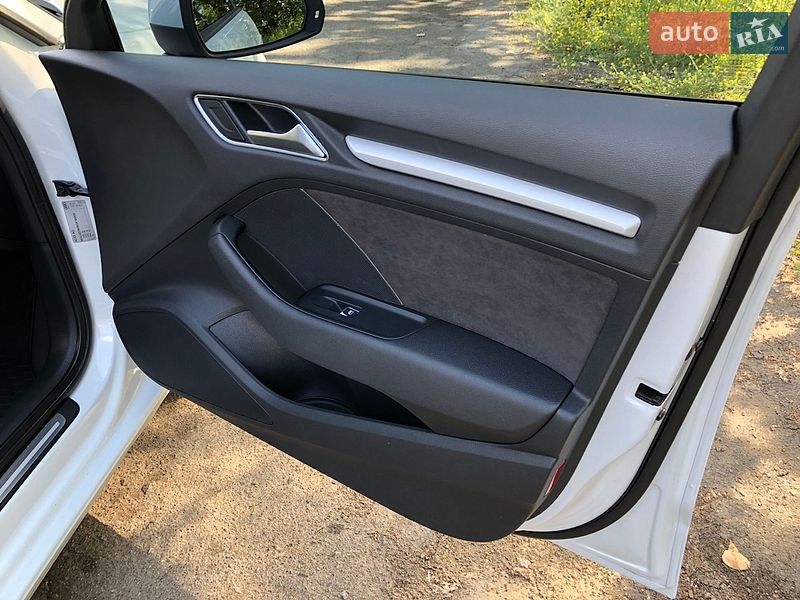 Хэтчбек Audi A3 2016 в Киеве