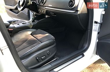 Хэтчбек Audi A3 2016 в Киеве