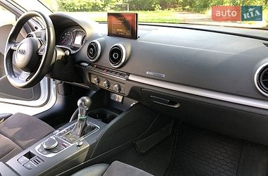 Хэтчбек Audi A3 2016 в Киеве