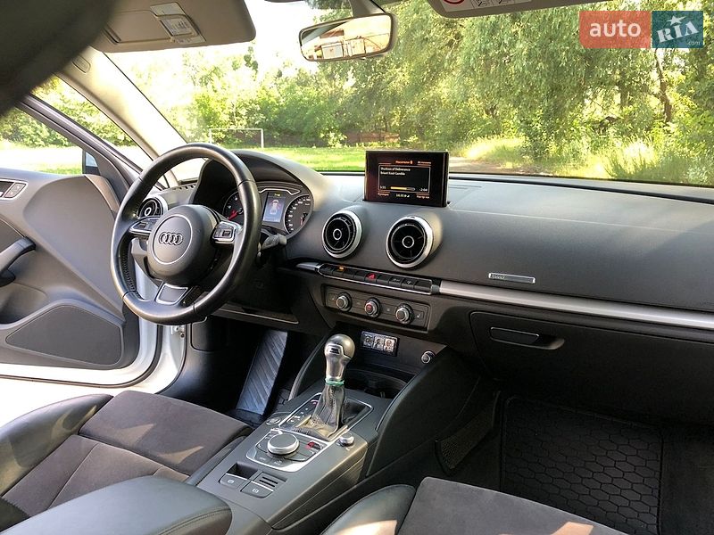 Хэтчбек Audi A3 2016 в Киеве