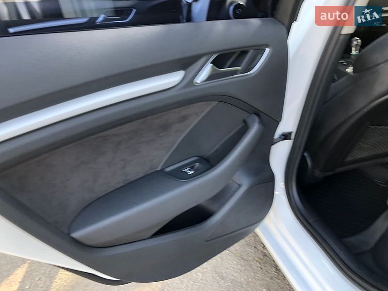 Хэтчбек Audi A3 2016 в Киеве