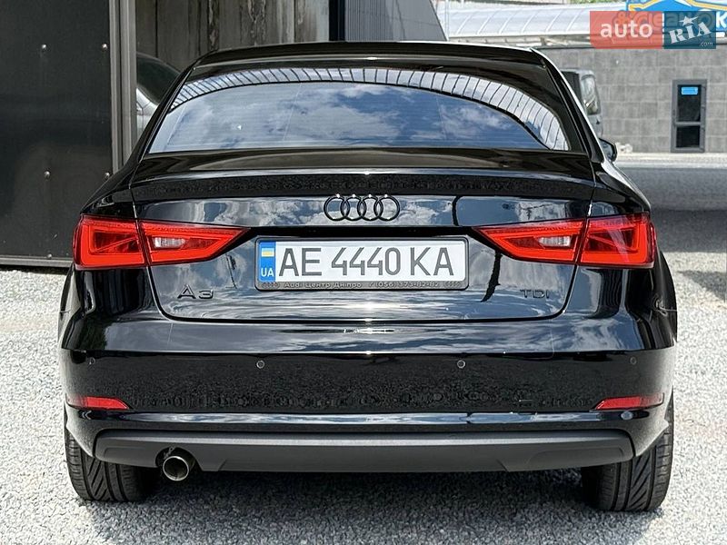 Седан Audi A3 2015 в Днепре