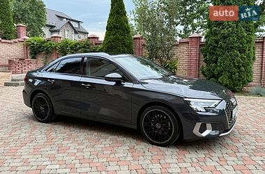 Седан Audi A3 2022 в Чернівцях