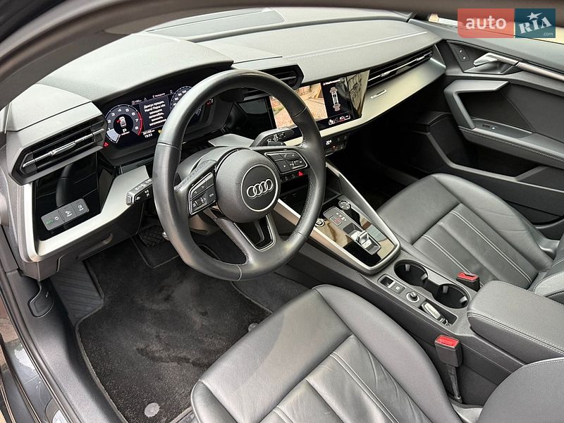 Седан Audi A3 2022 в Чернівцях