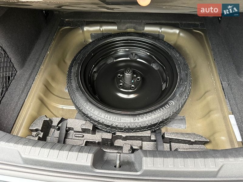 Седан Audi A3 2022 в Чернівцях