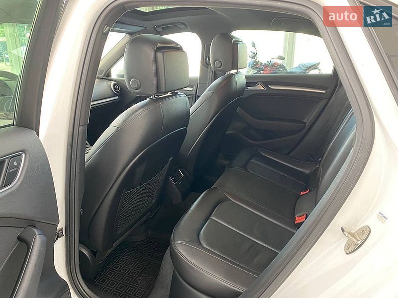 Седан Audi A3 2015 в Киеве