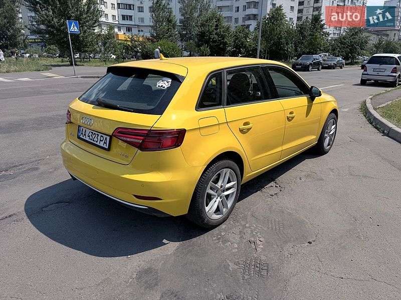 Хэтчбек Audi A3 2016 в Киеве