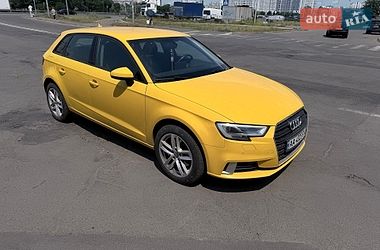 Хэтчбек Audi A3 2016 в Киеве