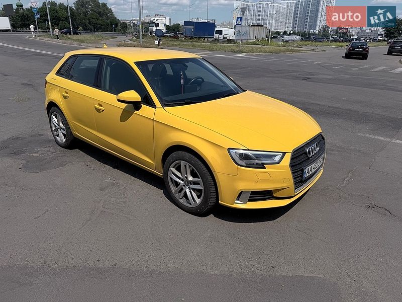 Хэтчбек Audi A3 2016 в Киеве