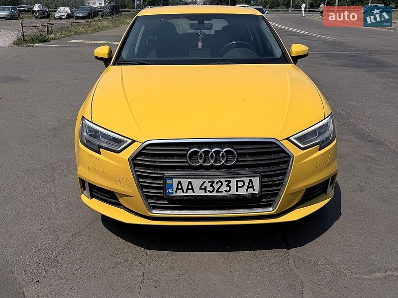 Хэтчбек Audi A3 2016 в Киеве