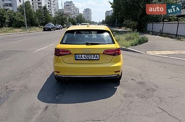 Хэтчбек Audi A3 2016 в Киеве