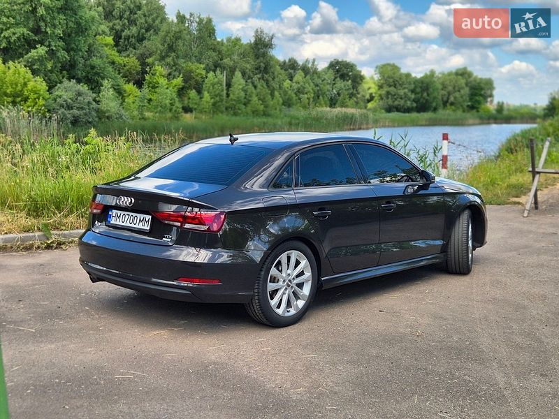 Седан Audi A3 2015 в Конотопе