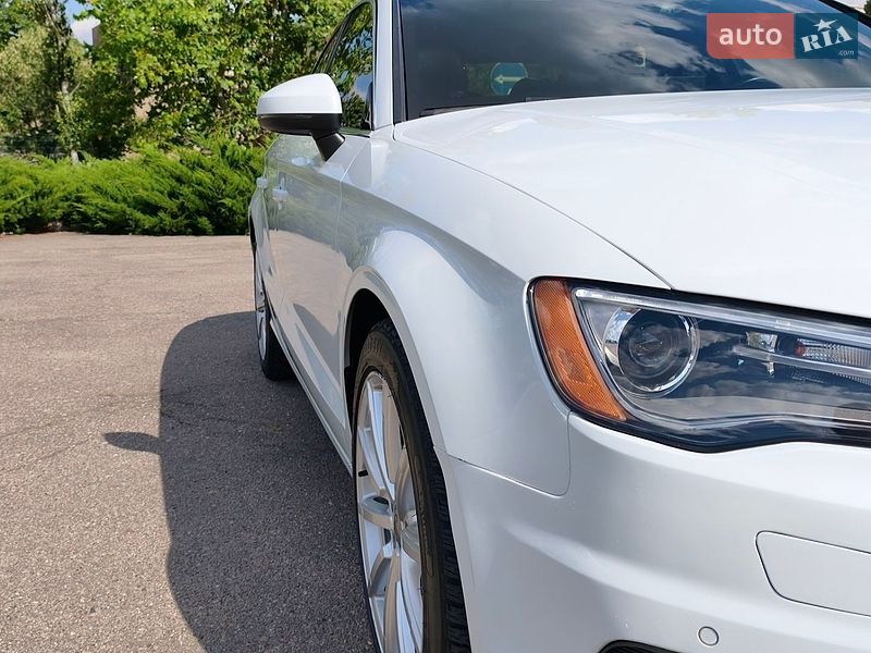 Седан Audi A3 2015 в Николаеве