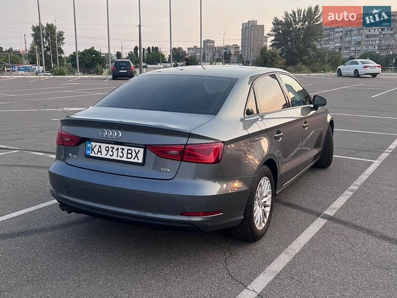 Седан Audi A3 2016 в Киеве