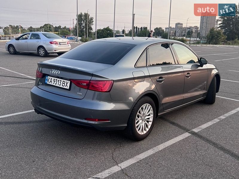 Седан Audi A3 2016 в Киеве
