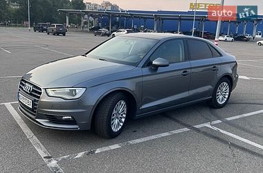 Седан Audi A3 2016 в Киеве