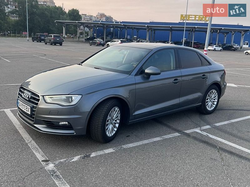 Седан Audi A3 2016 в Киеве